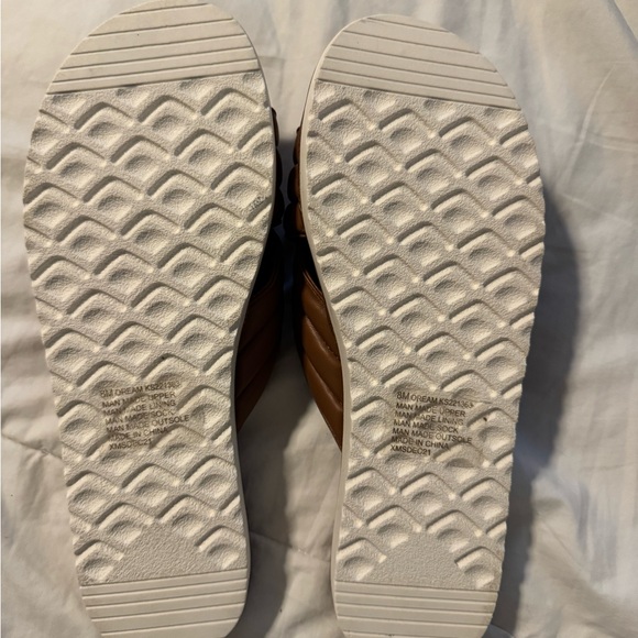 Sandals - Picture 3 of 4